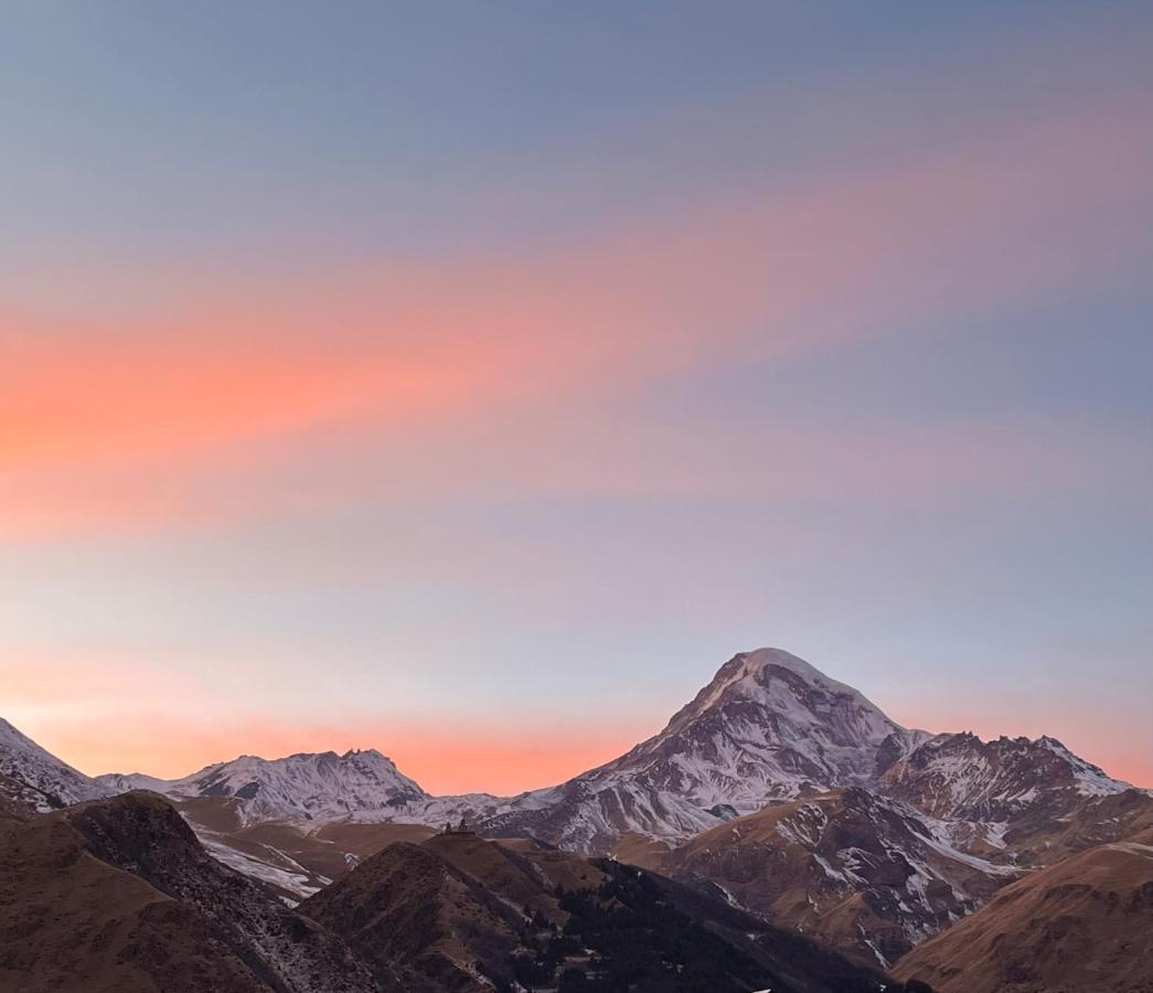 House 54 Hotell Kazbegi Exteriör bild