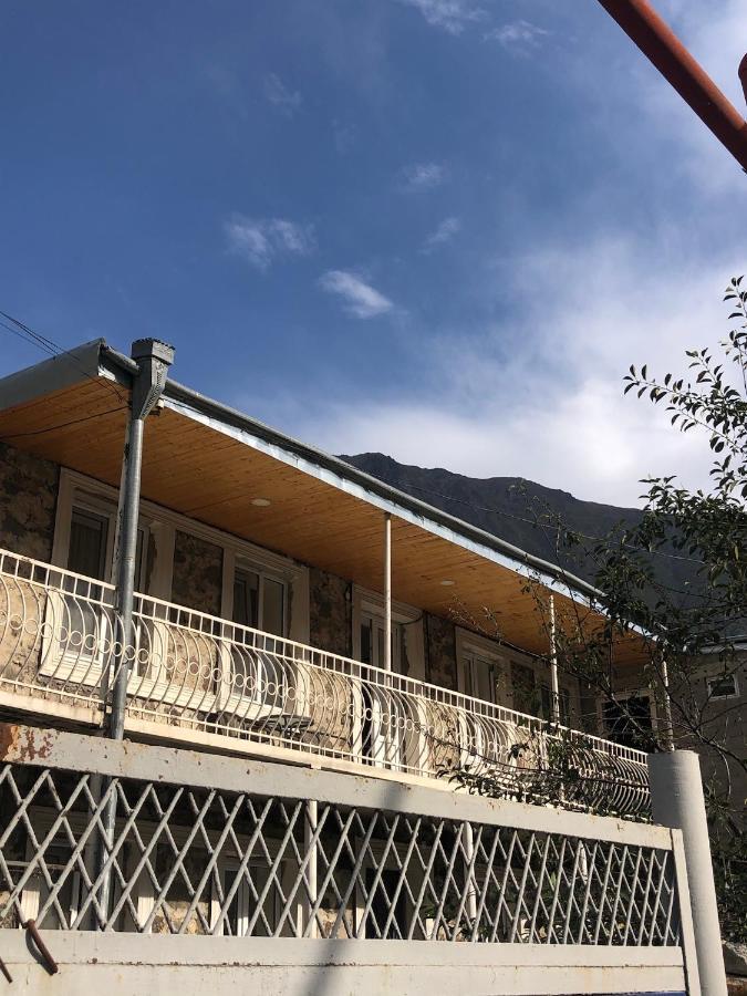 House 54 Hotell Kazbegi Exteriör bild